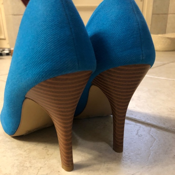 Turquoise blue fabric pumps with stacked heel - Picture 6 of 8